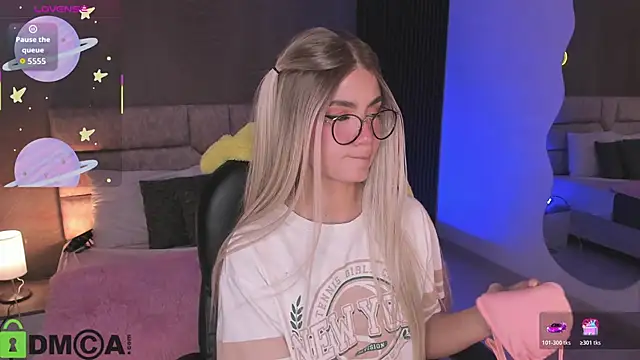 Arinextdoor online show from 11.20.25