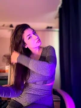 ScarletBloom  online show from 10.03.25