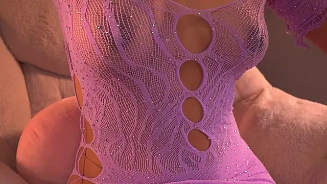 Snapshot of violeth____ chatting on 10.06.25 violeth online show from 10.06.25