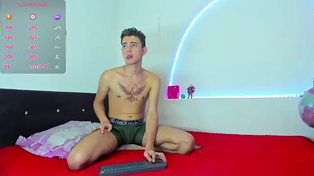 Snapshot of liaam_mendoza chatting on 09.11.25 liaam mendoza online show from 09.11.25