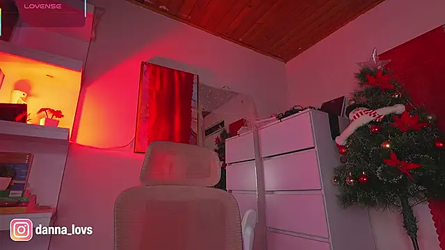 Dannaa Lovs online show from 12.02.25