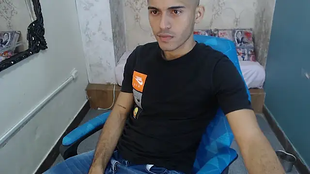 Snapshot of Derek_Storm_ chatting on 11.09.25 Derek Storm online show from 11.09.25