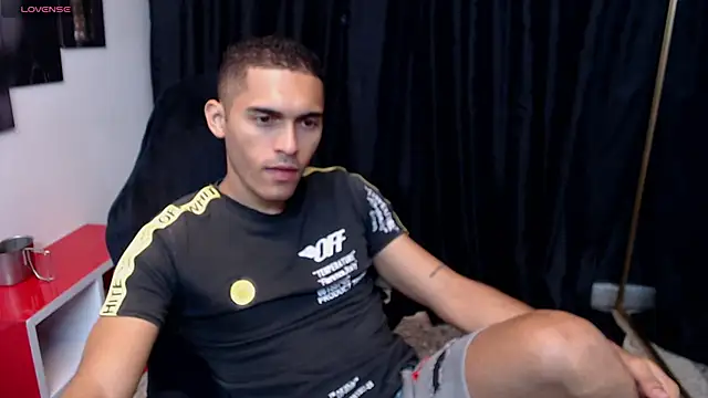 Snapshot of Derek_Storm_ chatting on 11.16.25 Derek Storm online show from 11.16.25