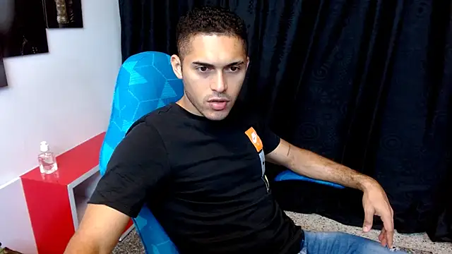 Snapshot of Derek_Storm_ chatting on 12.21.25 Derek Storm online show from 12.21.25