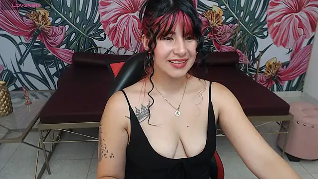 Nina harper  online show from 09.27.25