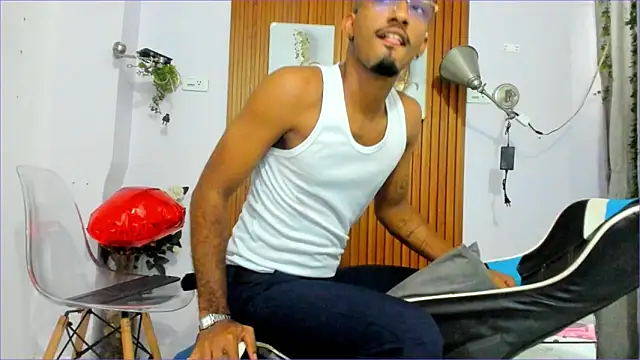 Darwin mayo online show from 09.17.25