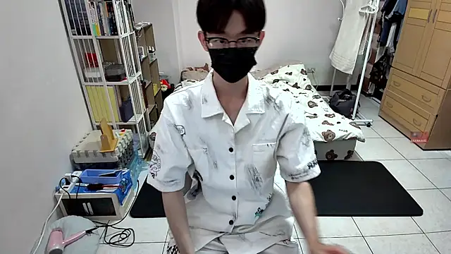 Snapshot of Kerberos_999 chatting on 10.09.25 Kerberos 999 online show from 10.09.25