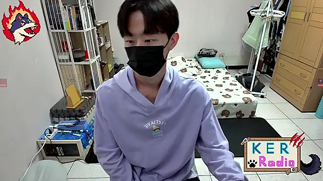 Snapshot of Kerberos_999 chatting on 10.27.25 Kerberos 999 online show from 10.27.25