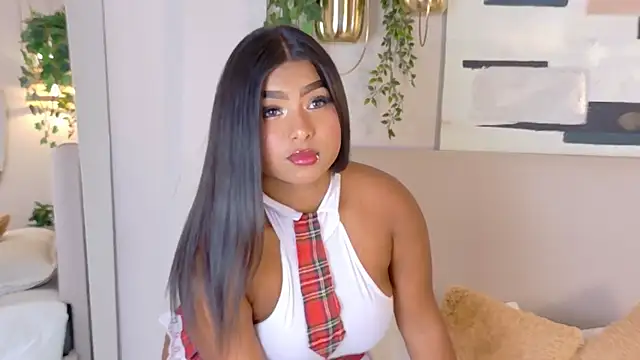 Snapshot of LanaRozz chatting on 10.27.25 LanaRozz online show from 10.27.25