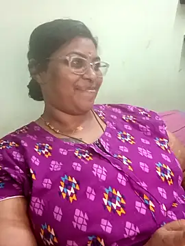 Snapshot of zara-mallus chatting on 09.14.25 zara-mallus online show from 09.14.25