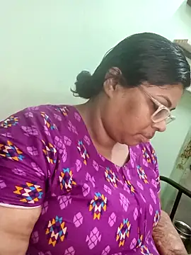 Snapshot of zara-mallus chatting on 09.15.25 zara-mallus online show from 09.15.25