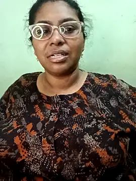 Snapshot of zara-mallus chatting on 10.01.25 zara-mallus online show from 10.01.25