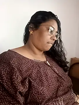 Snapshot of zara-mallus chatting on 11.02.25 zara-mallus online show from 11.02.25