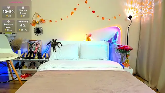 Snapshot of BethSun chatting on 10.27.25 BethSun online show from 10.27.25