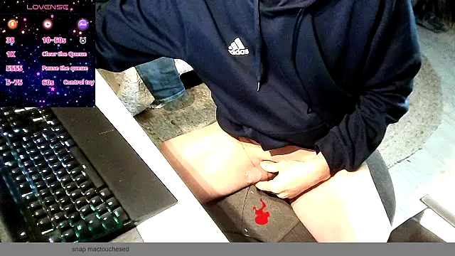 Snapshot of french_male_whore@xh chatting on 10.14.25 french male whorexh online show from 10.14.25