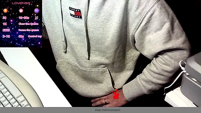 Snapshot of french_male_whore@xh chatting on 10.28.25 french male whorexh online show from 10.28.25