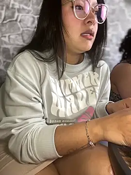 Liulee2 online show from 10.07.25