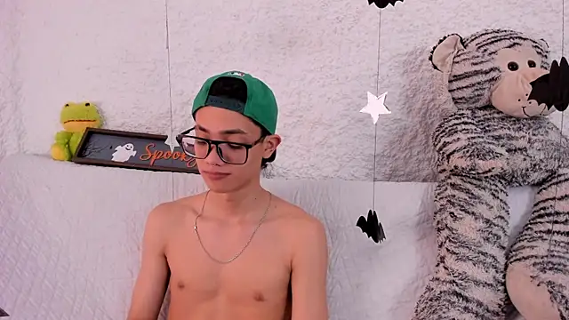 thiago kinghot online show from 10.14.25