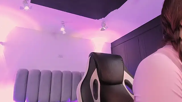 AlliceLover online show from 12.15.25