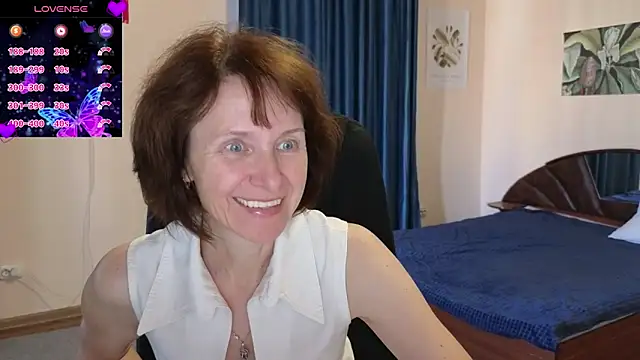 Snapshot of Lia_Tito chatting on 09.13.25 Lia Tito online show from 09.13.25