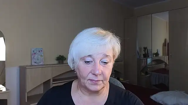 Snapshot of Milana_Milky chatting on 09.12.25 Milana Milky online show from 09.12.25