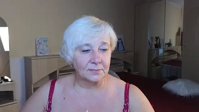 Snapshot of Milana_Milky chatting on 09.16.25 Milana Milky online show from 09.16.25