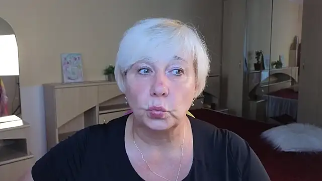 Snapshot of Milana_Milky chatting on 09.21.25 Milana Milky online show from 09.21.25