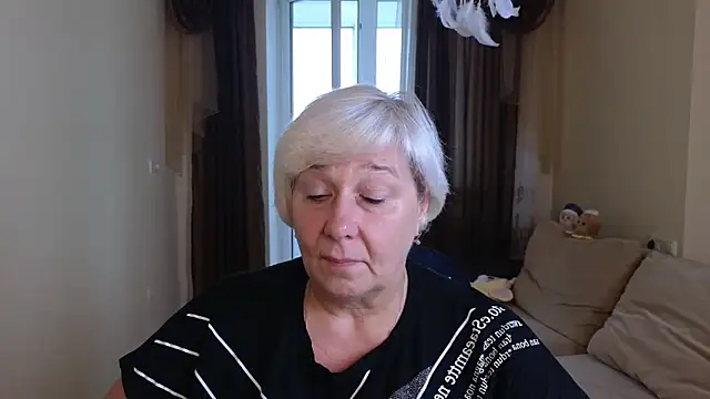 Snapshot of Milana_Milky chatting on 10.05.25 Milana Milky online show from 10.05.25