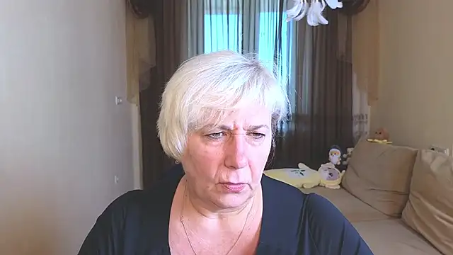 Snapshot of Milana_Milky chatting on 10.14.25 Milana Milky online show from 10.14.25