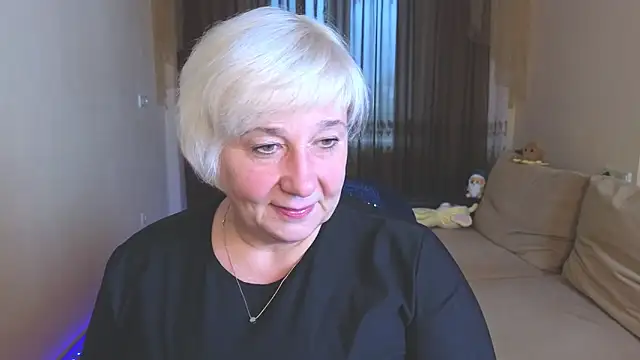 Snapshot of Milana_Milky chatting on 11.02.25 Milana Milky online show from 11.02.25