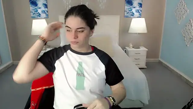 maddissonivanova online show from 10.20.25