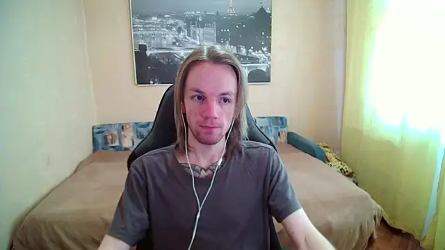 Snapshot of AdamDickens chatting on 09.13.25 AdamDickens online show from 09.13.25