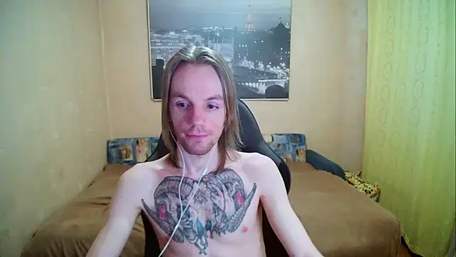 Snapshot of AdamDickens chatting on 09.22.25 AdamDickens online show from 09.22.25