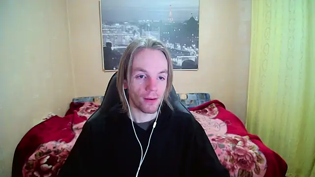 Snapshot of AdamDickens chatting on 10.02.25 AdamDickens online show from 10.02.25