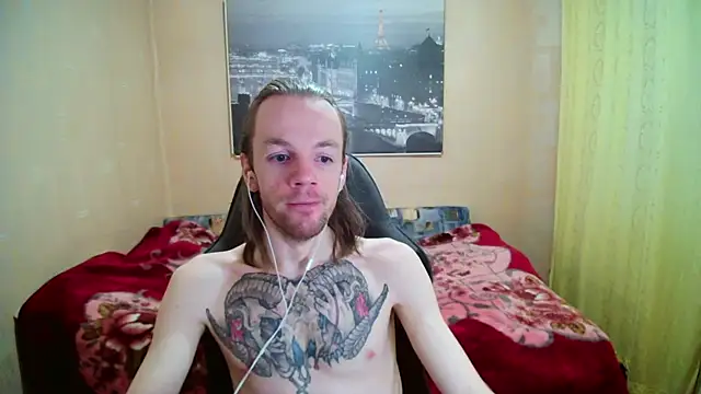 Snapshot of AdamDickens chatting on 10.08.25 AdamDickens online show from 10.08.25