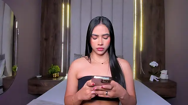 LucySalvatore  online show from 09.19.25