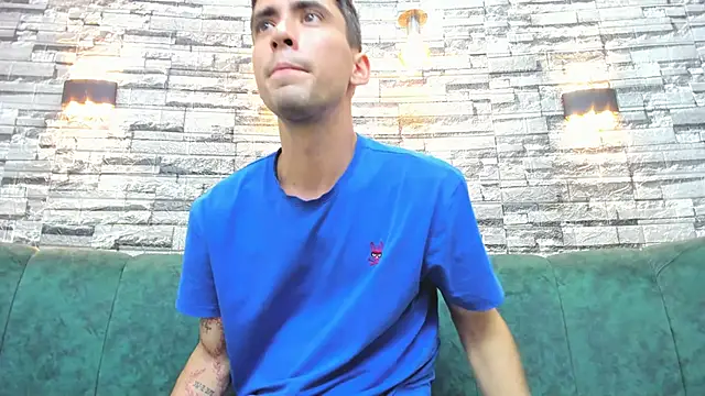 Snapshot of mike_whitee chatting on 09.23.25 mike whitee online show from 09.23.25