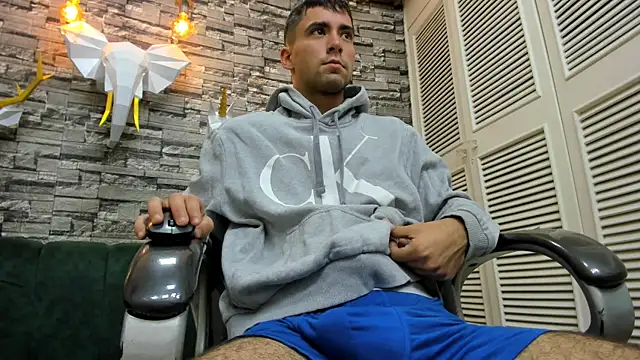 Snapshot of mike_whitee chatting on 10.14.25 mike whitee online show from 10.14.25