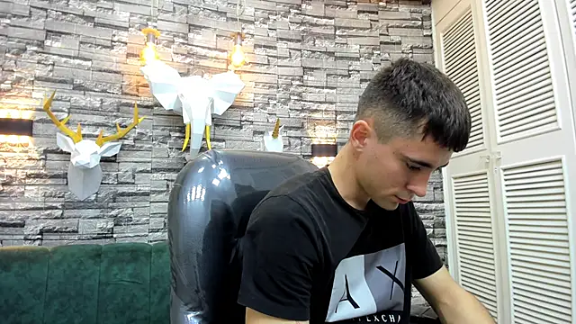 Snapshot of mike_whitee chatting on 10.26.25 mike whitee online show from 10.26.25