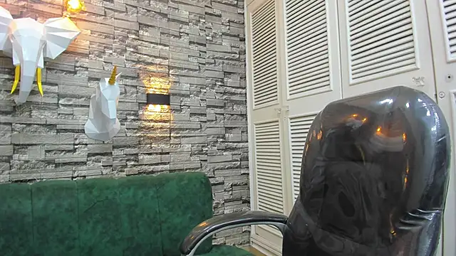 Snapshot of mike_whitee chatting on 10.27.25 mike whitee online show from 10.27.25