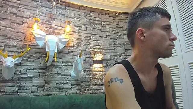 Snapshot of mike_whitee chatting on 10.28.25 mike whitee online show from 10.28.25