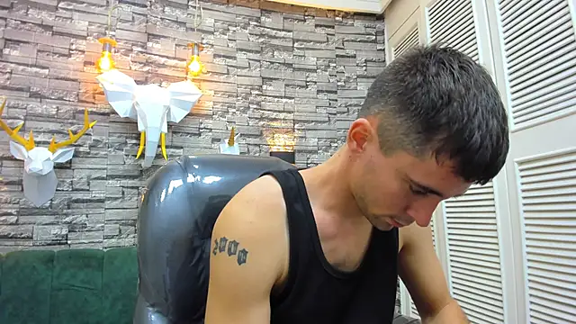 Snapshot of mike_whitee chatting on 10.29.25 mike whitee online show from 10.29.25