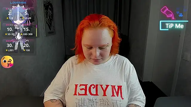 Snapshot of Looly_Rise chatting on 09.12.25 Looly Rise online show from 09.12.25