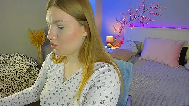 Snapshot of AshleyJoness chatting on 06.12.26 AshleyJoness online show from 06.12.26