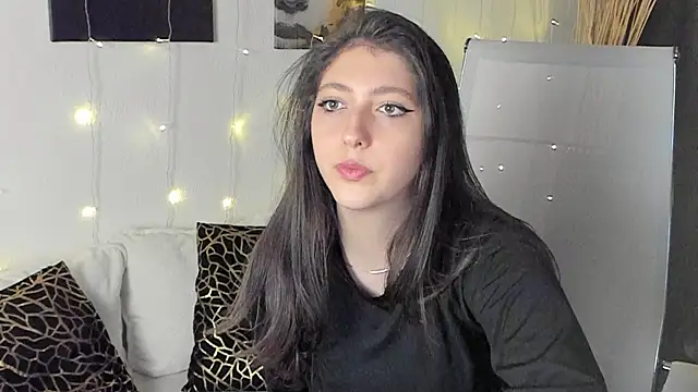 Snapshot of Mary_Miiller chatting on 09.19.25 Mary Miiller online show from 09.19.25