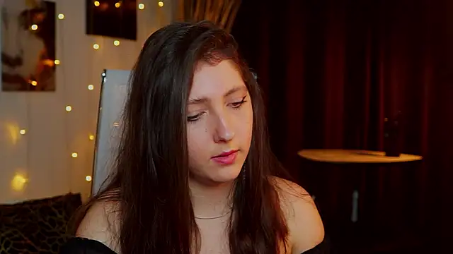 Snapshot of Mary_Miiller chatting on 09.22.25 Mary Miiller online show from 09.22.25