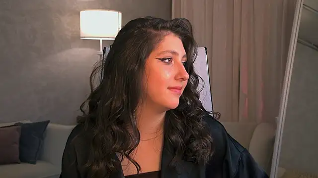 Snapshot of Mary_Miiller chatting on 09.23.25 Mary Miiller online show from 09.23.25