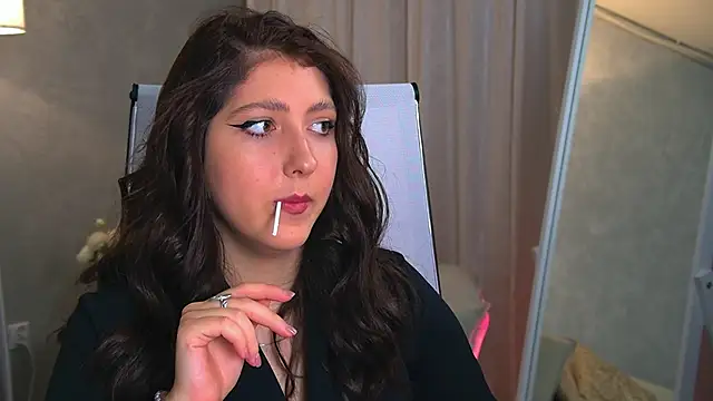 Snapshot of Mary_Miiller chatting on 10.07.25 Mary Miiller online show from 10.07.25