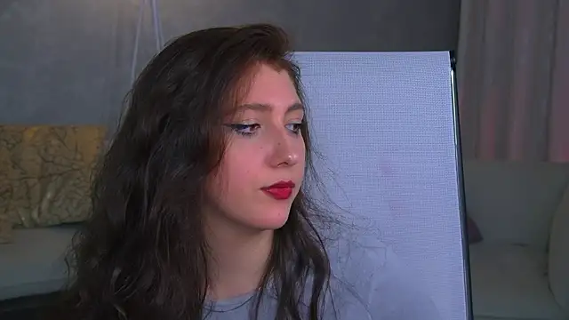 Snapshot of Mary_Miiller chatting on 10.21.25 Mary Miiller online show from 10.21.25