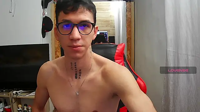 Snapshot of angelicious_ chatting on 03.07.26 angelicious online show from 03.07.26